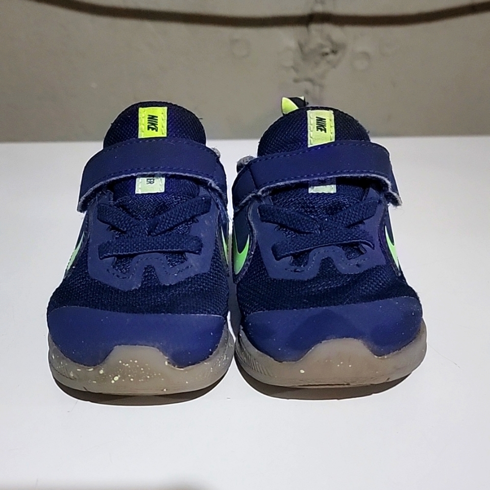 Nike Sneakers Little Boys Size 7